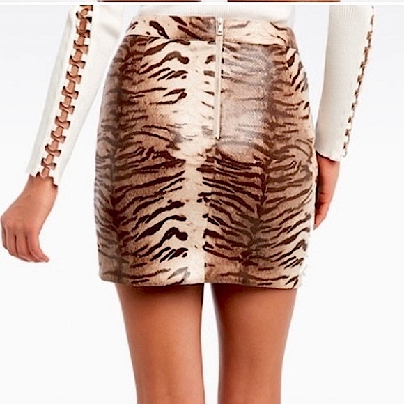 Revolve BARDOT Alexis Mini Skirt Sz. 8 NWT - Picture 7 of 10